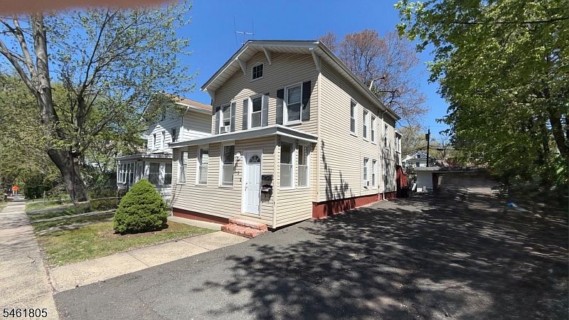 1st image of 113 3rd St