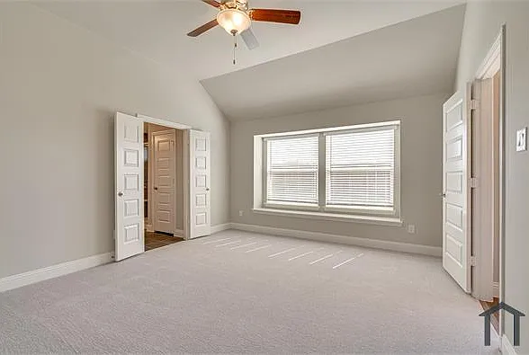 204 Rosewood Dr — Photo 32