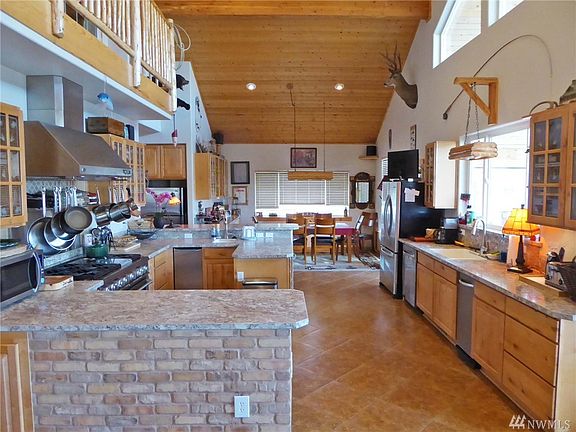 5th image of 46520 Sunny Hill Ln N