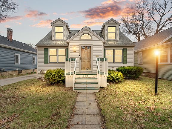 2nd image of 2211 Harding Ave