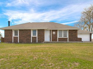 27295 Smithers Ln, Weston, MO 64098