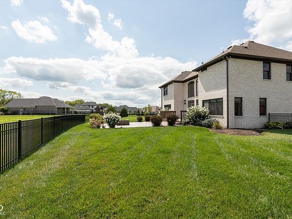 3rd image of 1909 Derby Ct