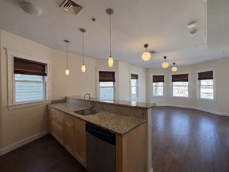 1st image of 10 Giles Park #2A