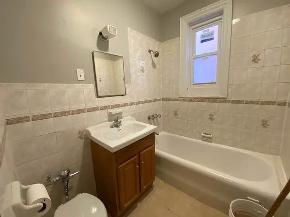 90 East 52nd Street image 5 of 7