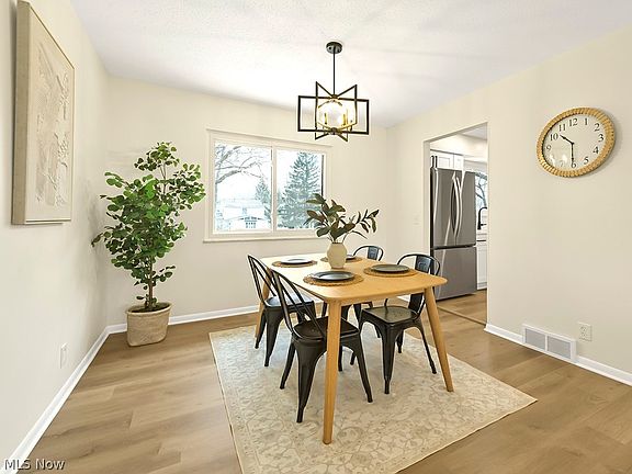 5th image of 2977 Gale Rd