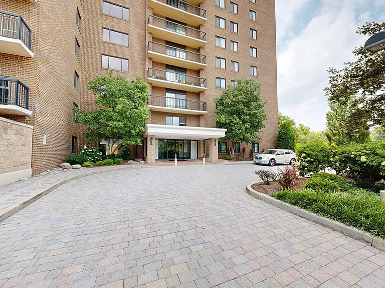 200 N Pickett St #207 — Photo 55