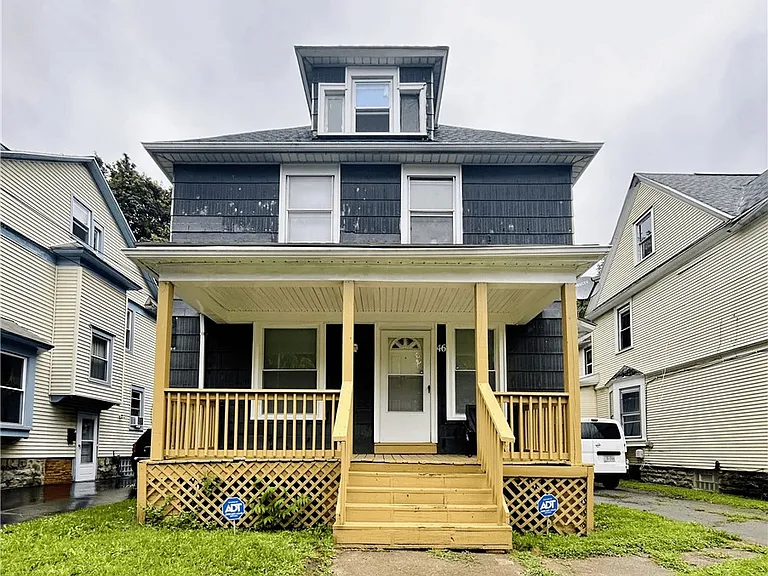 46 Peck St #LOWER — Photo 1