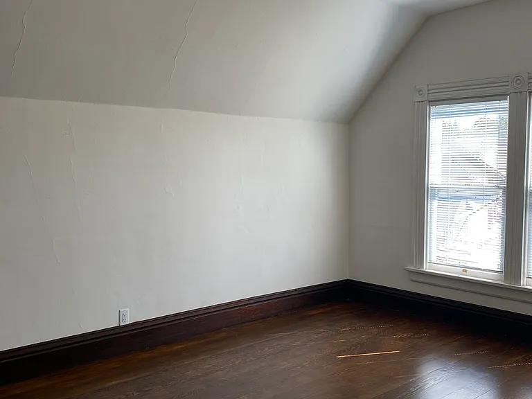 578 Broadway — Photo 8