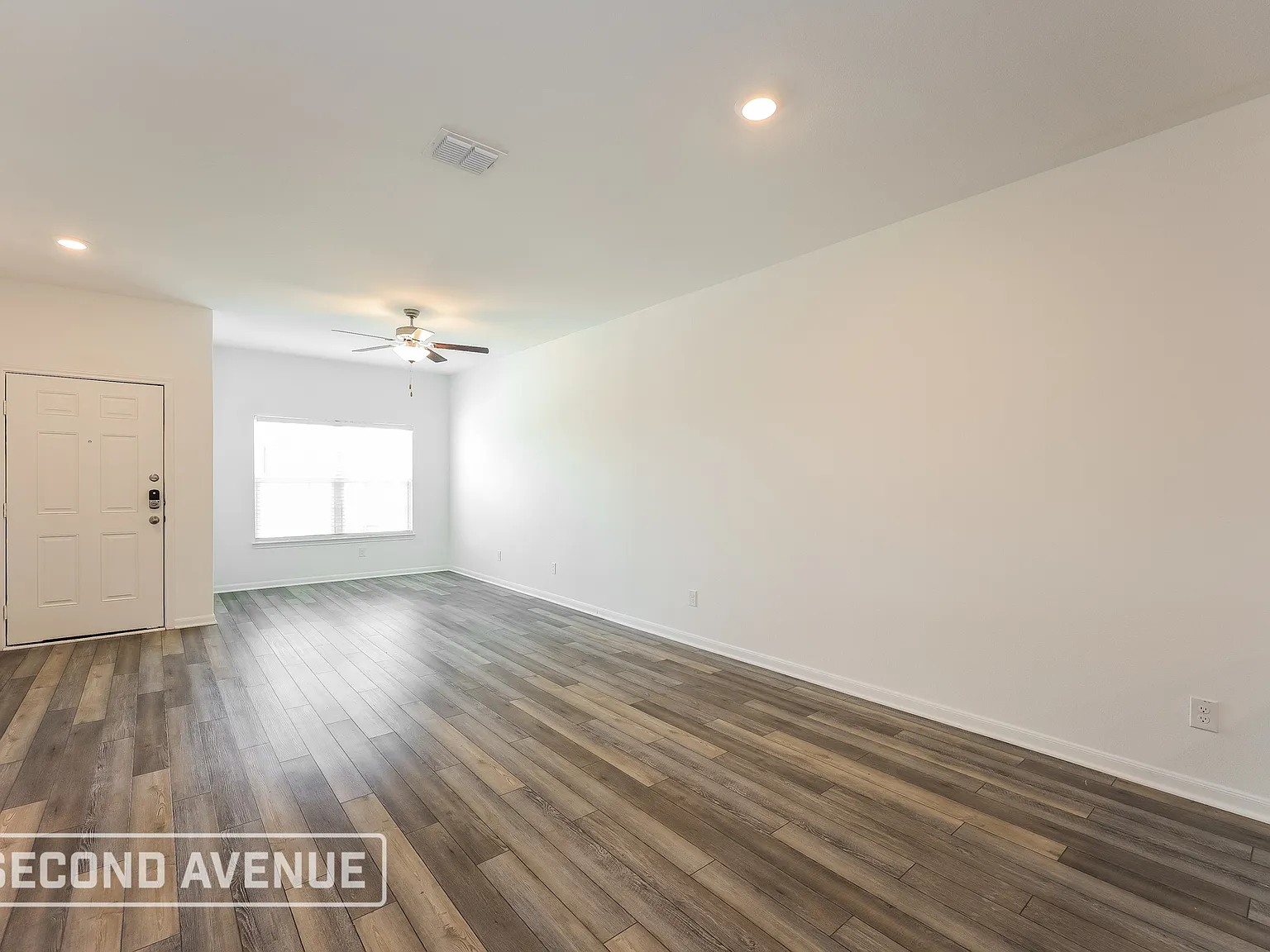 5 bed, 2.5 bath, 2543 sqft, $1,895 — Photo 3