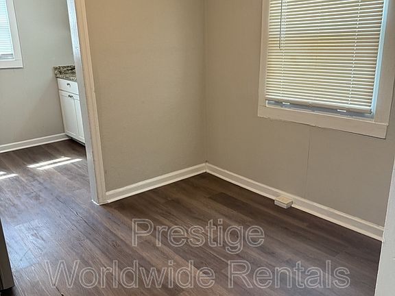 3rd image of 1048 Brooks Rd