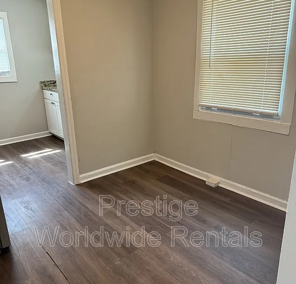 1048 Brooks Rd — Photo 3