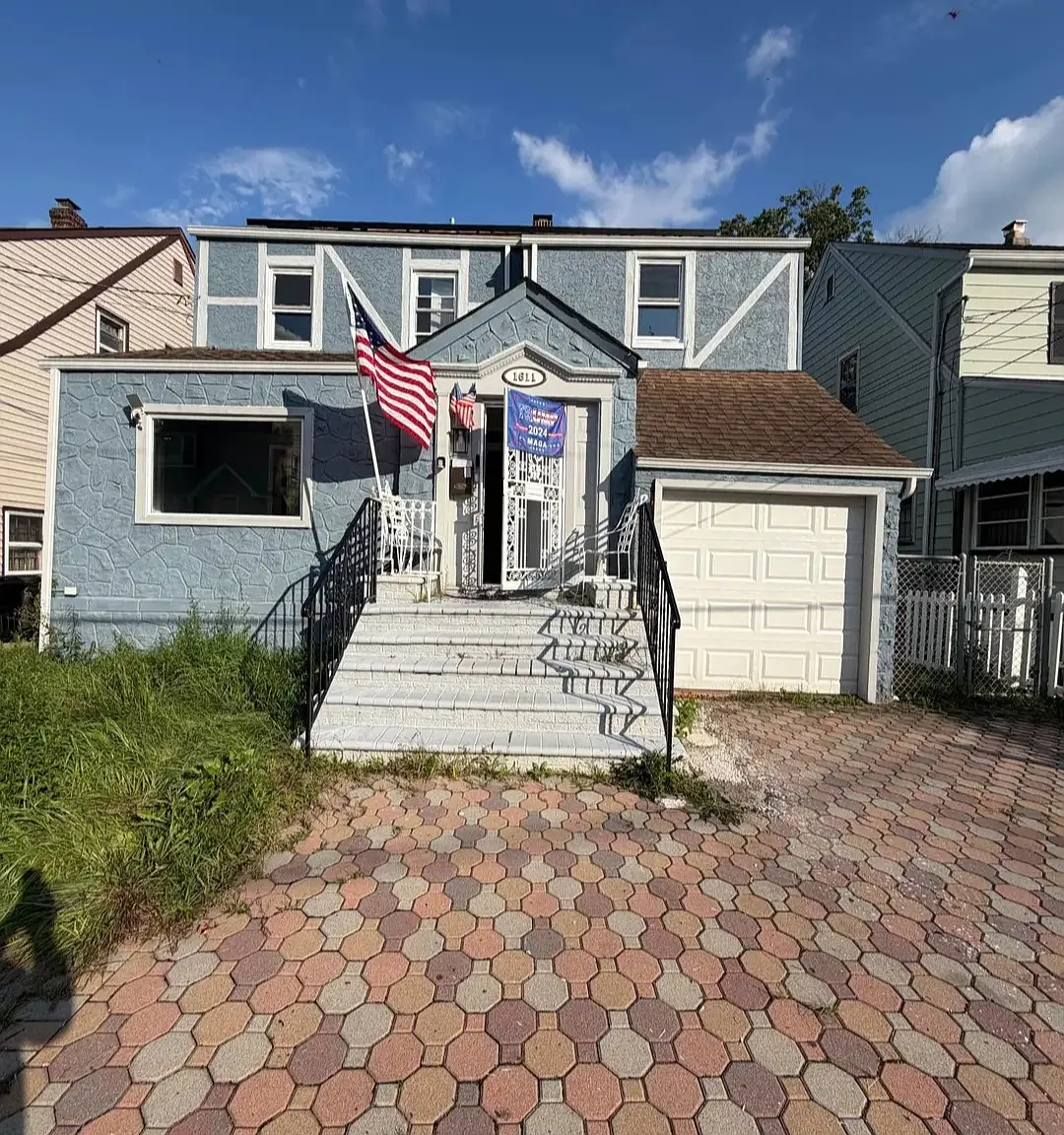 4 bed, 2.5 bath, $4,300 — Photo 1