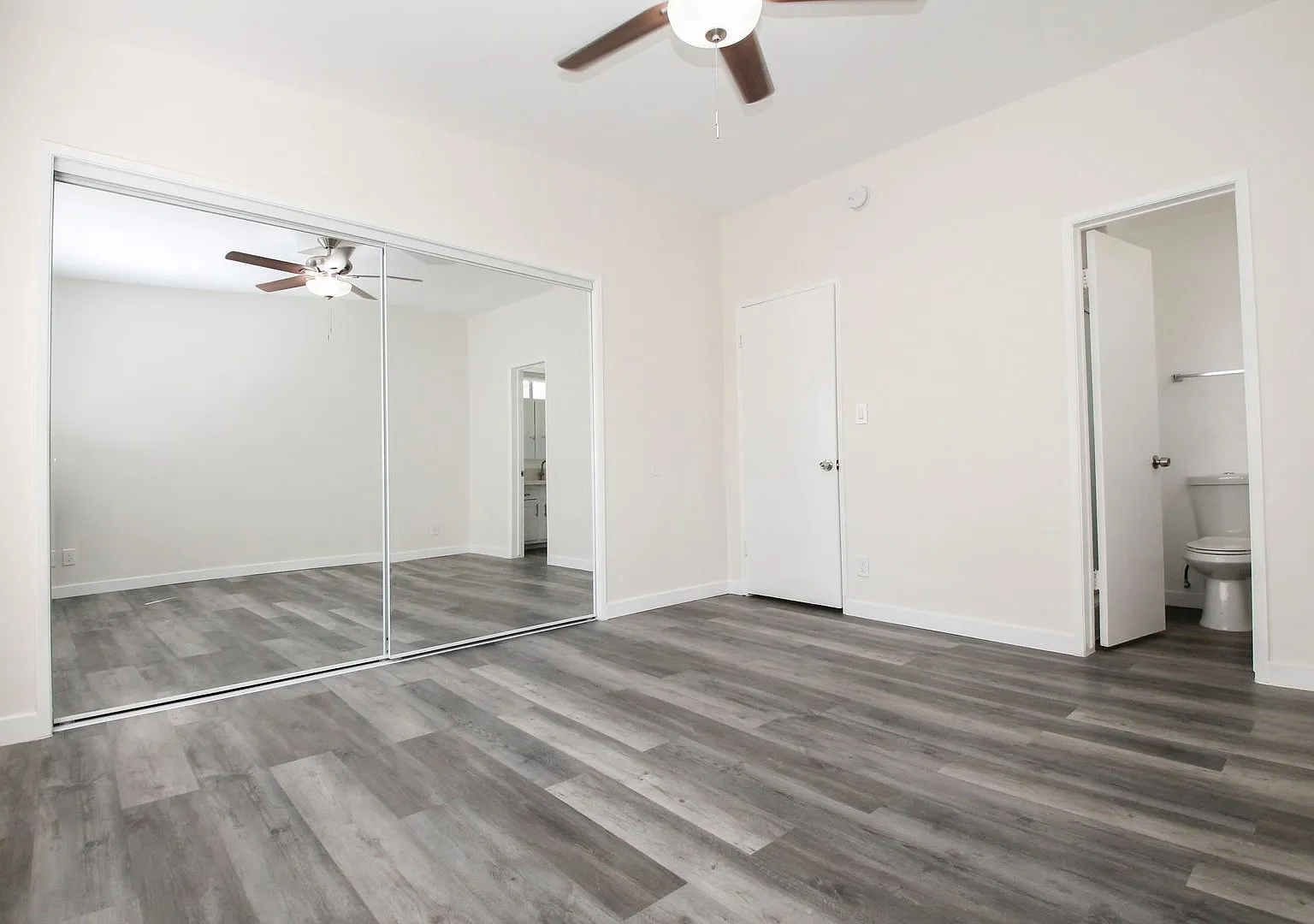 604 Evergreen St — Photo 3