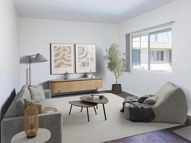 1647 Grand Ave #11 — Photo 4