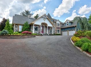 6 Munson Dr, Pompton Plains, NJ 07444