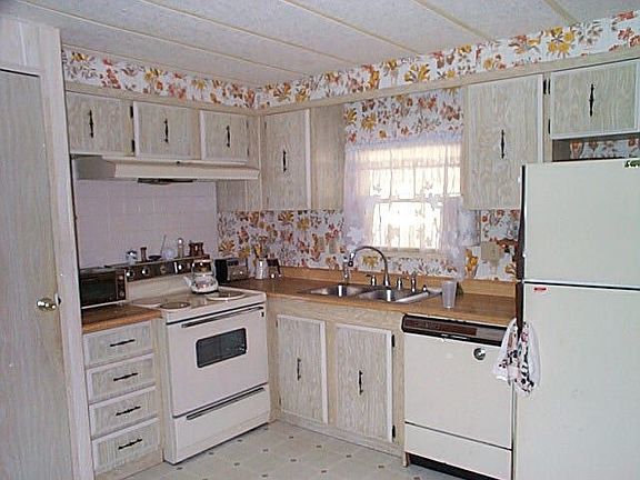 Light And Bright Kitchen