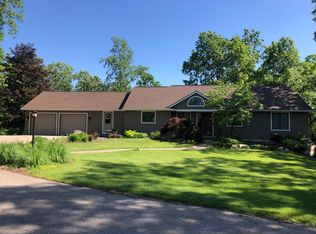 378 Greenwich Rd NE, Grand Rapids, MI 49506