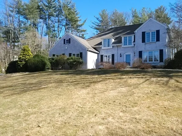 121 Country Club Pl, Southbridge, MA 01550