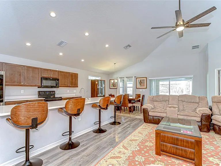 6731 Castle Green Pl — Photo 11