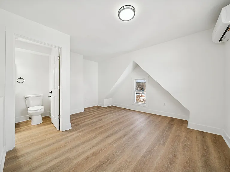 216 Whipple St — Photo 24