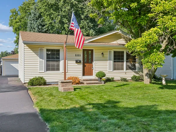 1111 Dawes Ave, Wheaton, IL 60189