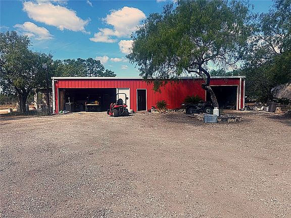 4th image of 830 County Road 339