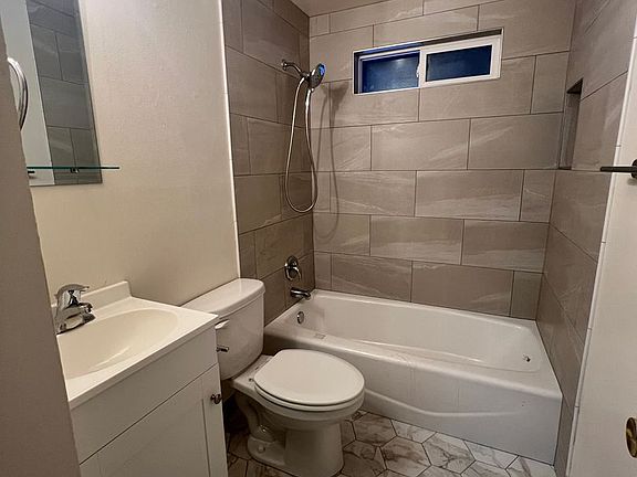 5th image of 228 W Northshore Dr