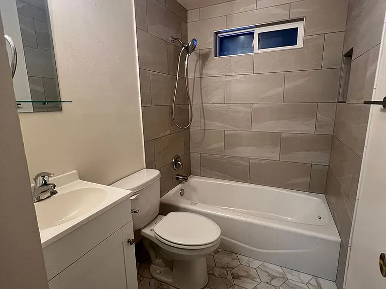 228 W Northshore Dr — Photo 3