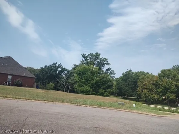 2612 Carrington Pointe Rd, Fort Smith, AR 72903