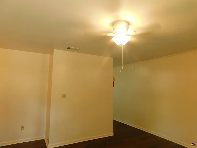 1107 2nd St #8 — Photo 5
