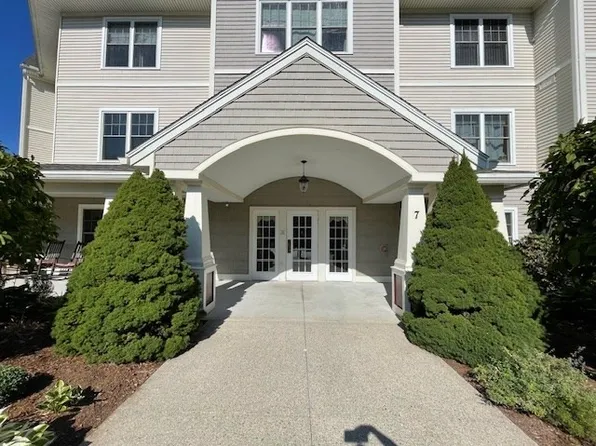 7 Crescent Way Unit 305, Sturbridge, MA 01518