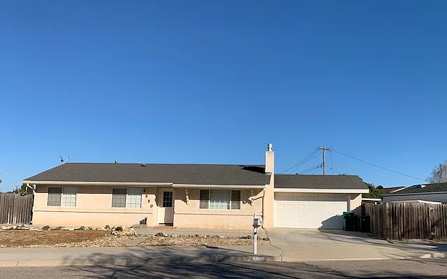4660 Cherry Ave