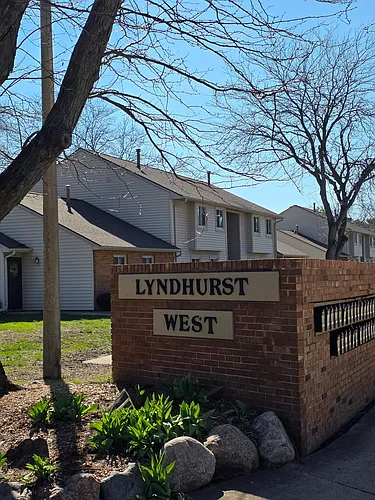 1611 Lyndhurst Dr #F Photo 1