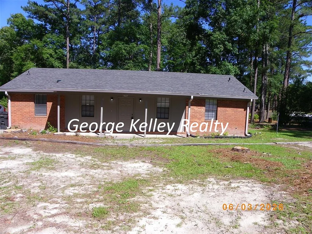 3 bed, 1323 sqft, $1,250 — Photo 1