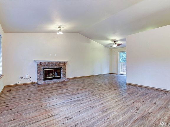 3rd image of 1831 117th Dr SE