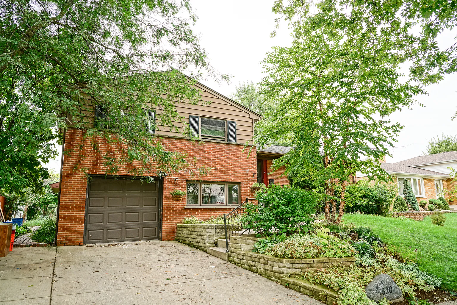 1620 Clay Ct photo 1