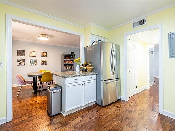 5th image of 6520 Roswell Rd Unit 73
