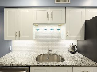 10 Beals Cove Rd APT J, Hingham, MA 02043