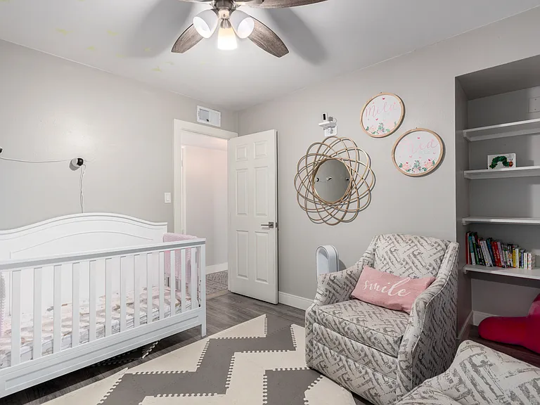 4220 E Becker Ln — Photo 18