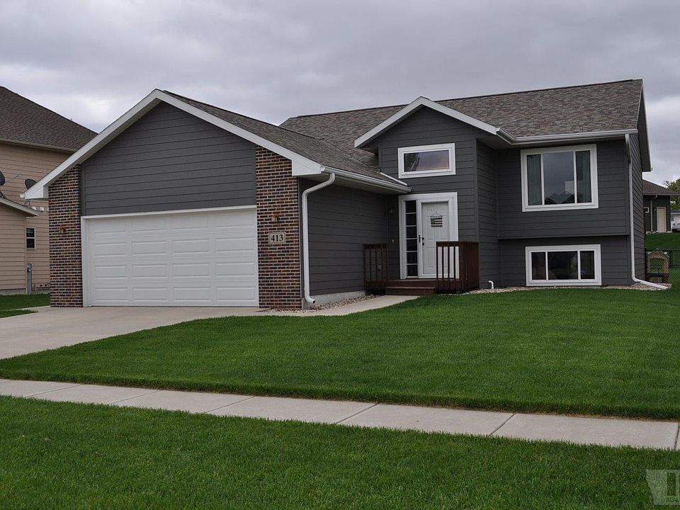 1st image of 413 Pine Brooke Dr
