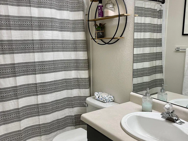 528 Park Ridge Ct — Photo 15