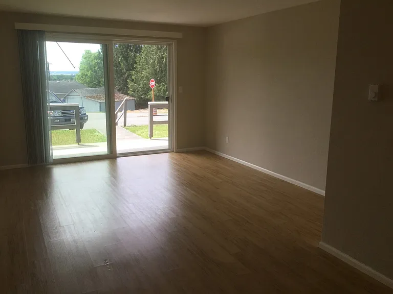 8415 Park Dr #6 — Photo 9