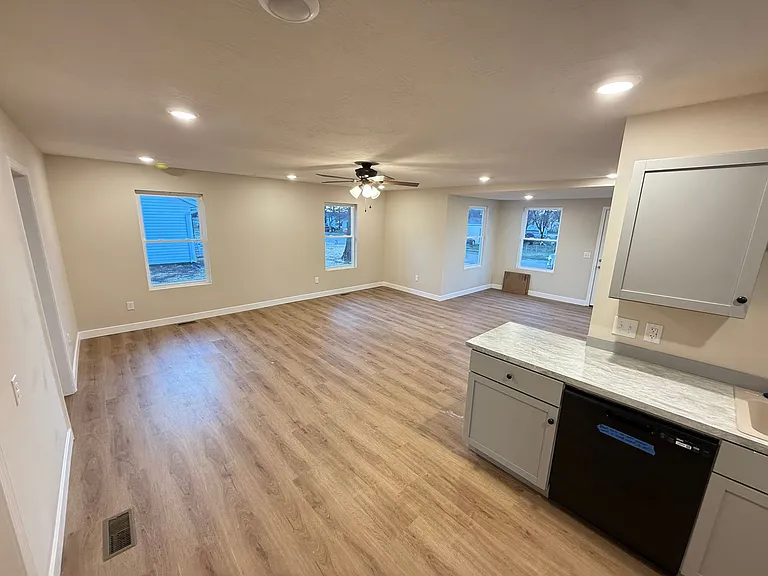 325 W Tyndal St — Photo 14