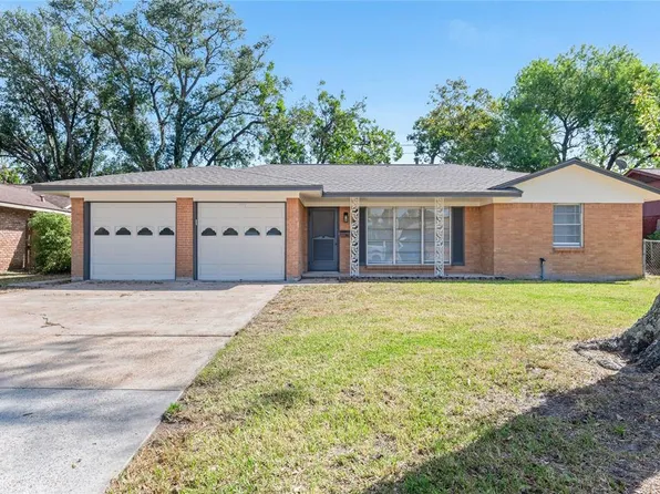 816 Perry Street, Angleton, TX 77515