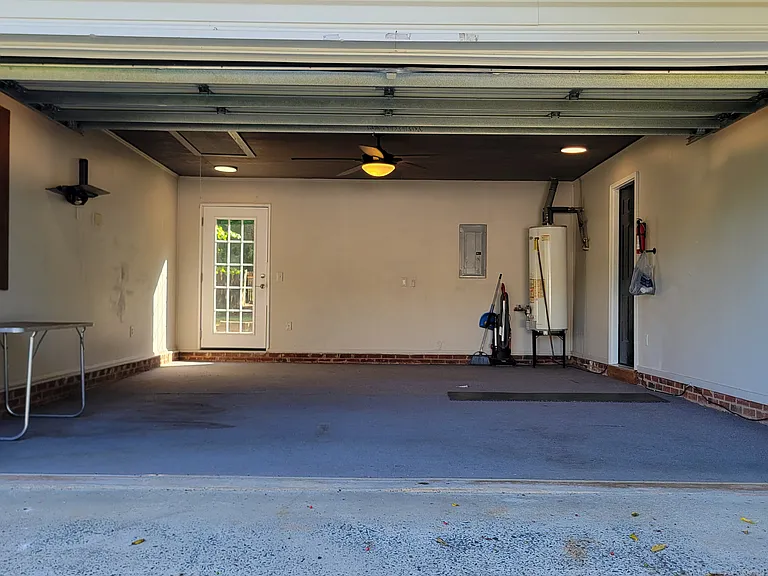 6107 Colchester Ln — Photo 21