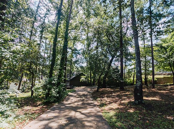4th image of 1503 Lake Park Cir