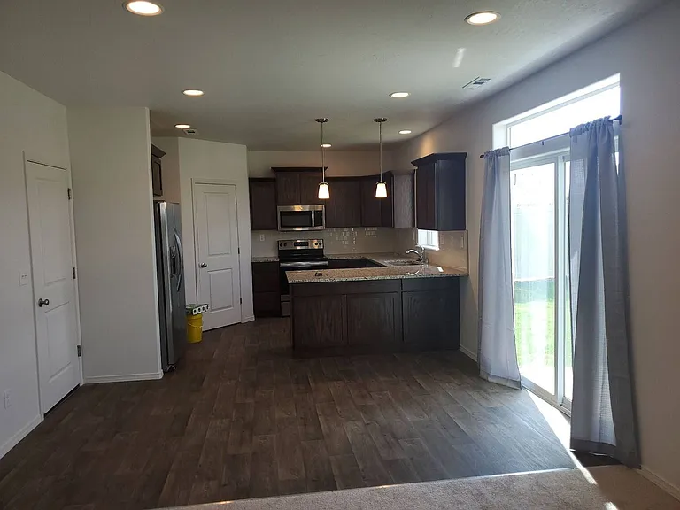 4208 W Heaverlo Dr — Photo 15