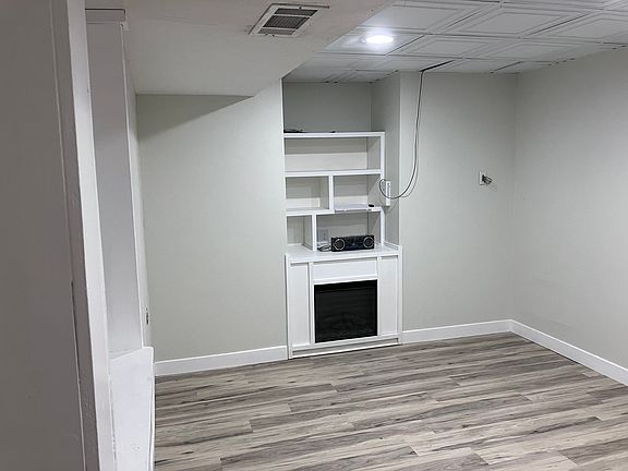 3rd image of 10424 N Campbell Ct