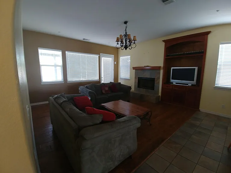Brittany Dr — Photo 9