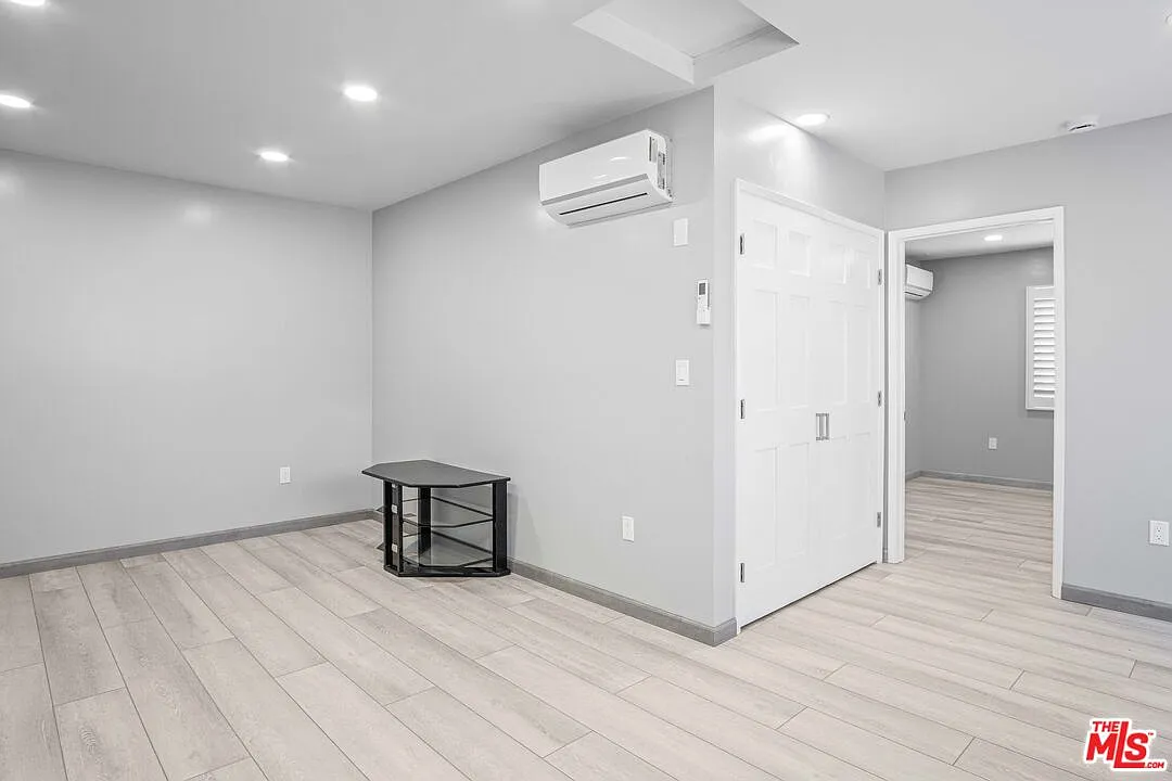 1 bed, 1.0 bath, 649 sqft, $3,000 — Photo 3